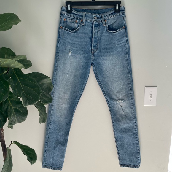Like New Levi’s High Waisted 501 s - Picture 3 of 7